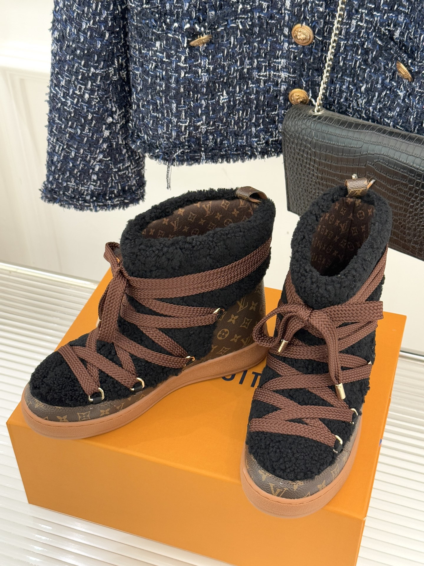 UA LV Cloud Lace-Up Ankle Boot Sneaker