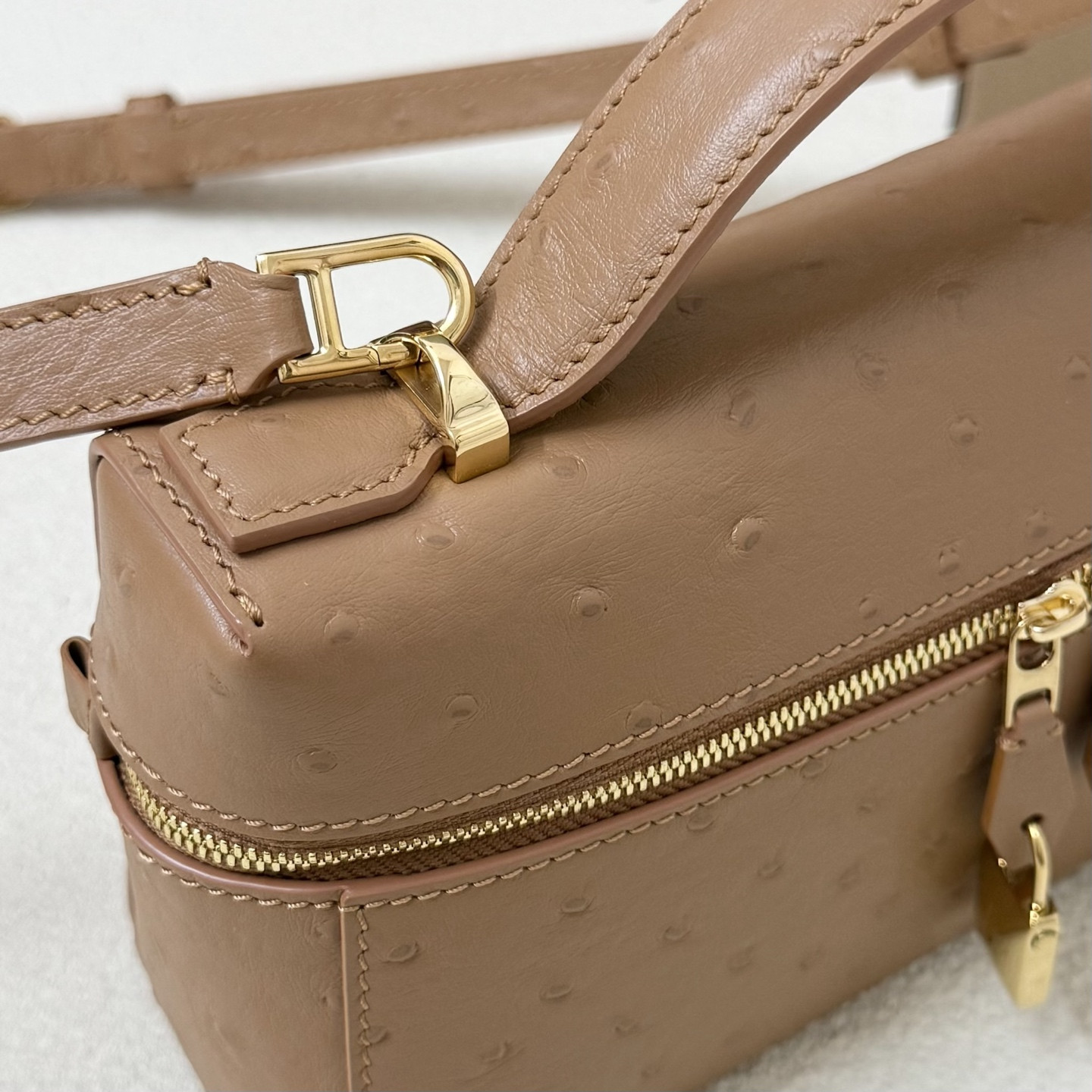 L0r0 P1ana Extra Bag L23 23x12x7cm