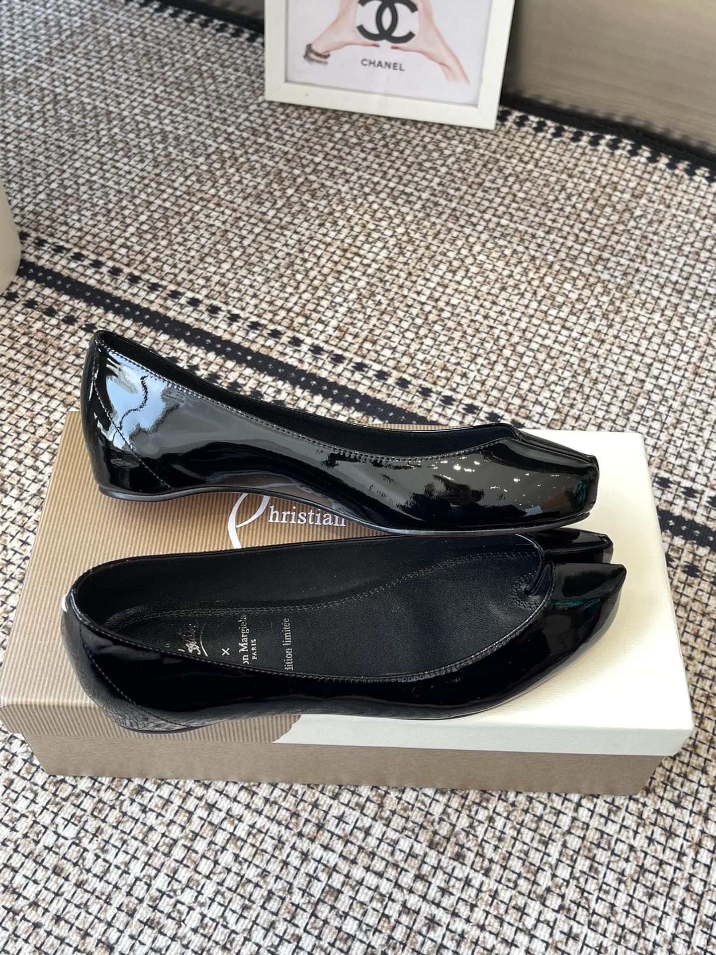 UA Chr1st1an Louboutin x Ma1s0n Marg*e1a Tabi Leather Ballet Flats