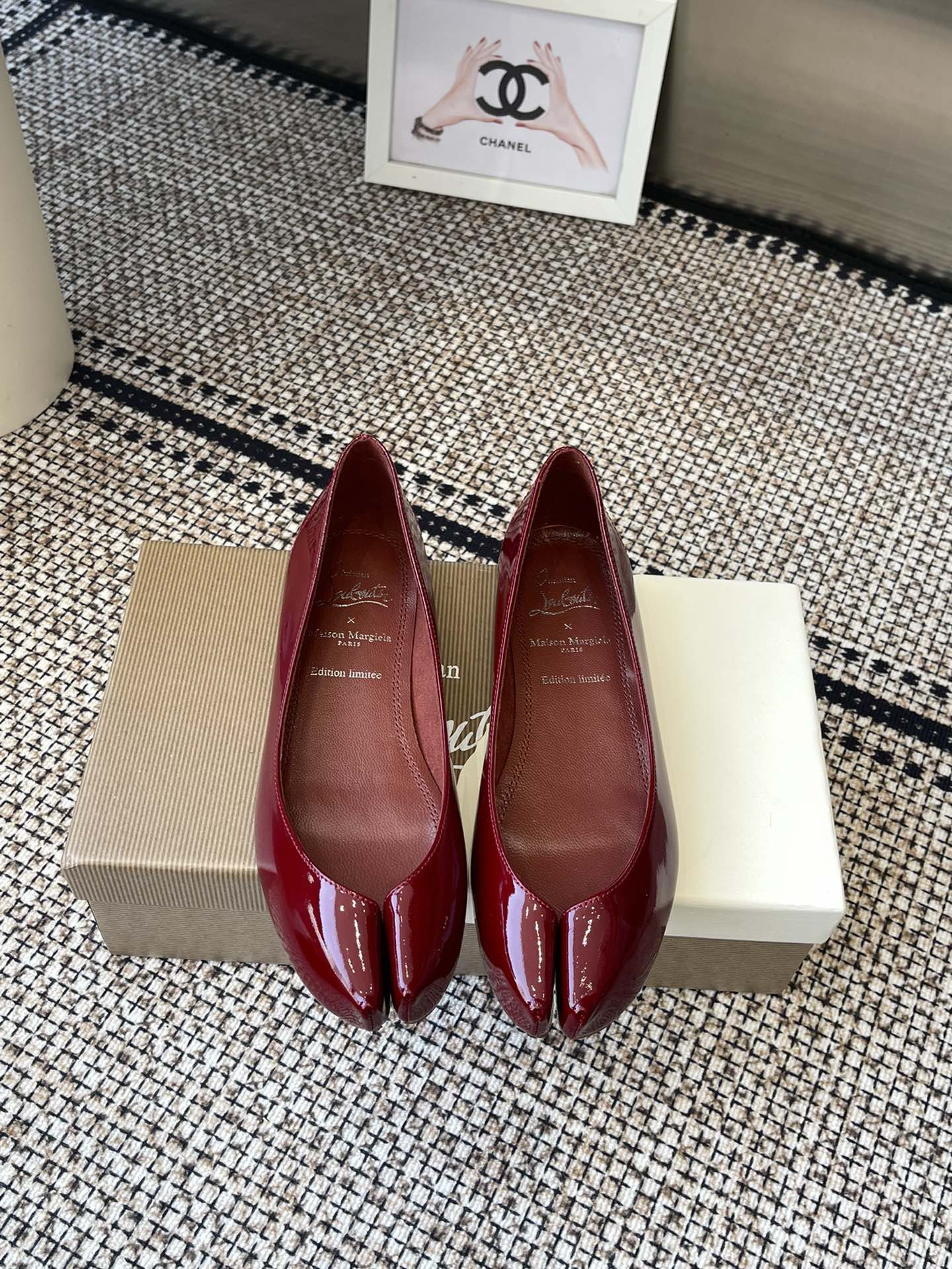 UA Chr1st1an Louboutin x Ma1s0n Marg*e1a Tabi Leather Ballet Flats