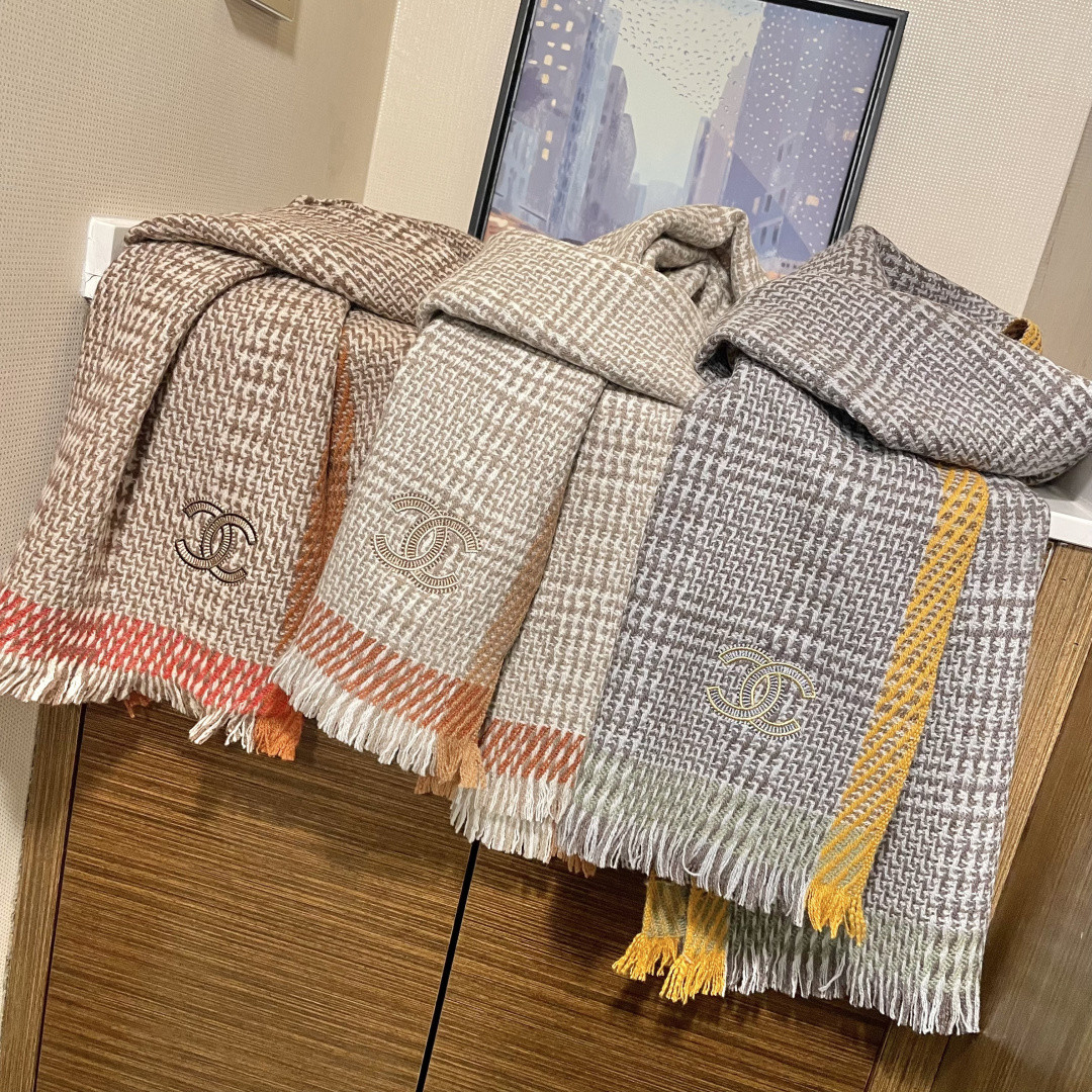 Ch**el scarf 38x200cm 100% wool