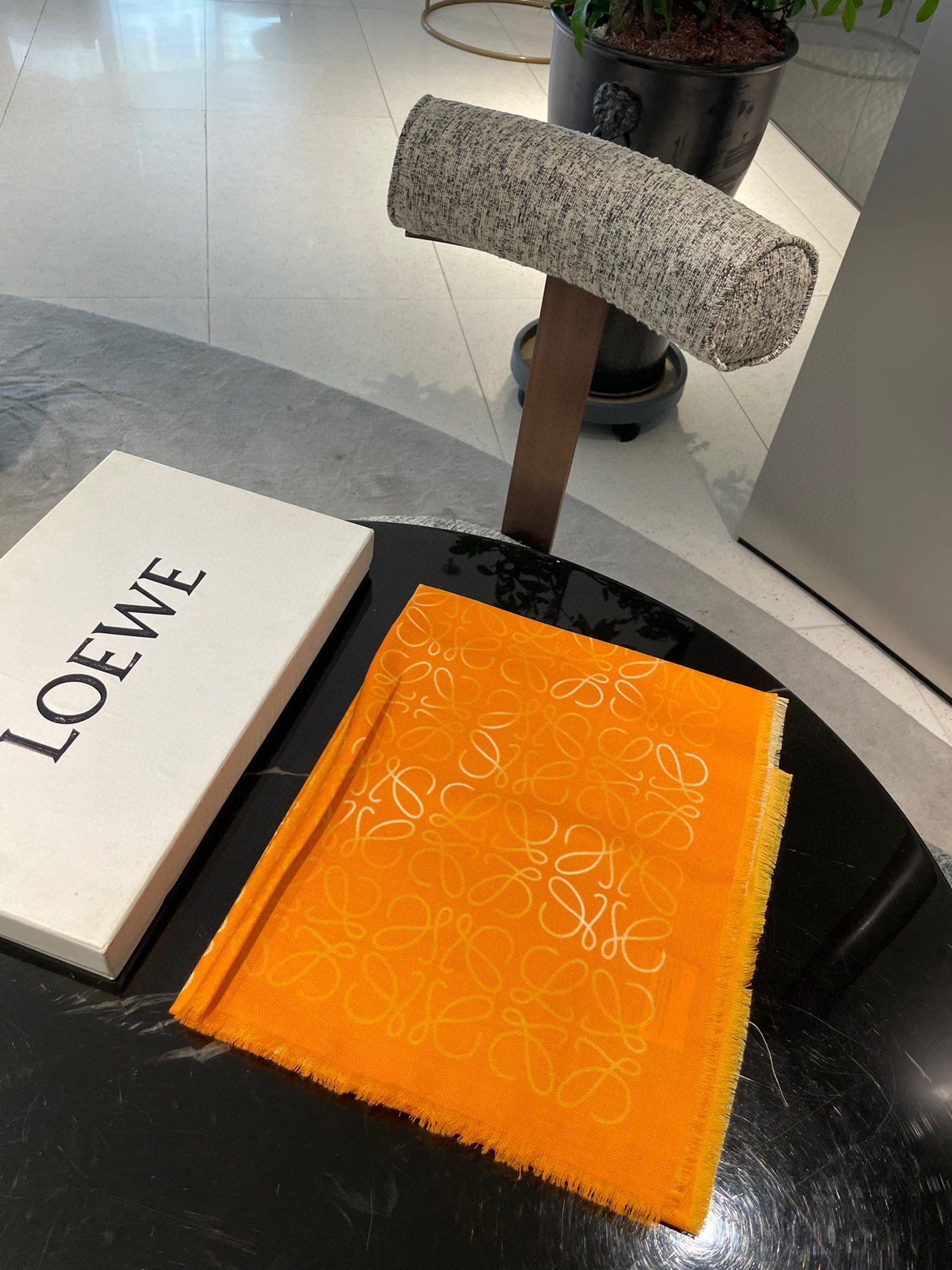 L0ew* scarf 45x200cm
