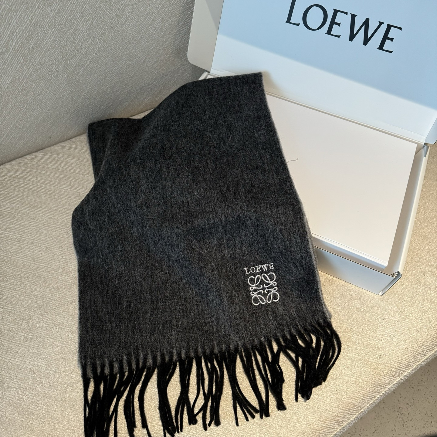 L0ew* scarf 30x180cm