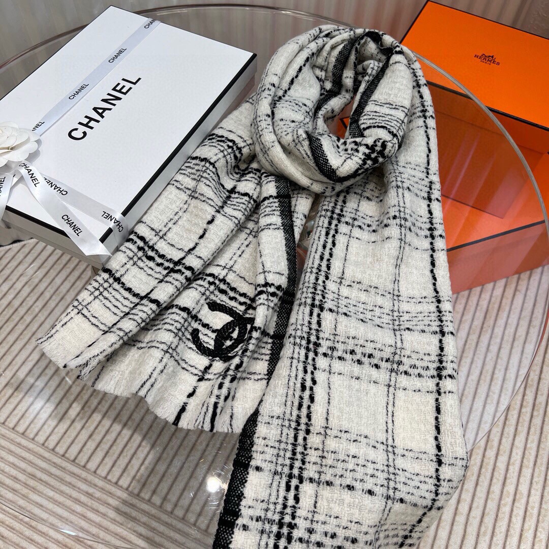 Ch**el scarf 70x190cm