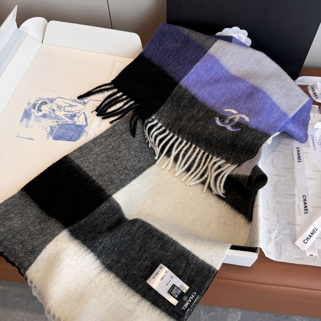 Ch**el scarf 30x200cm 100% lamb