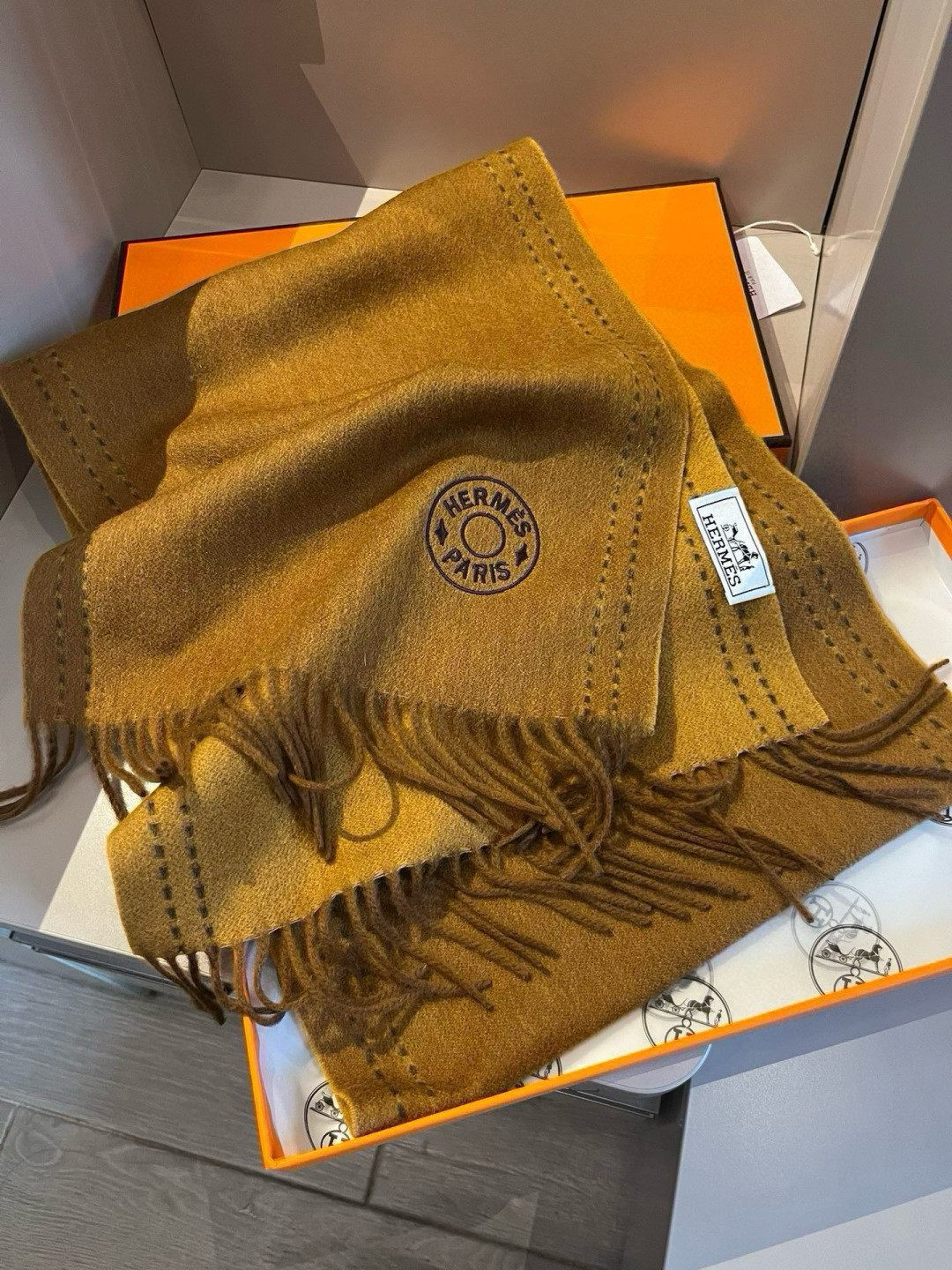 H**me5 scarf 30x180cm