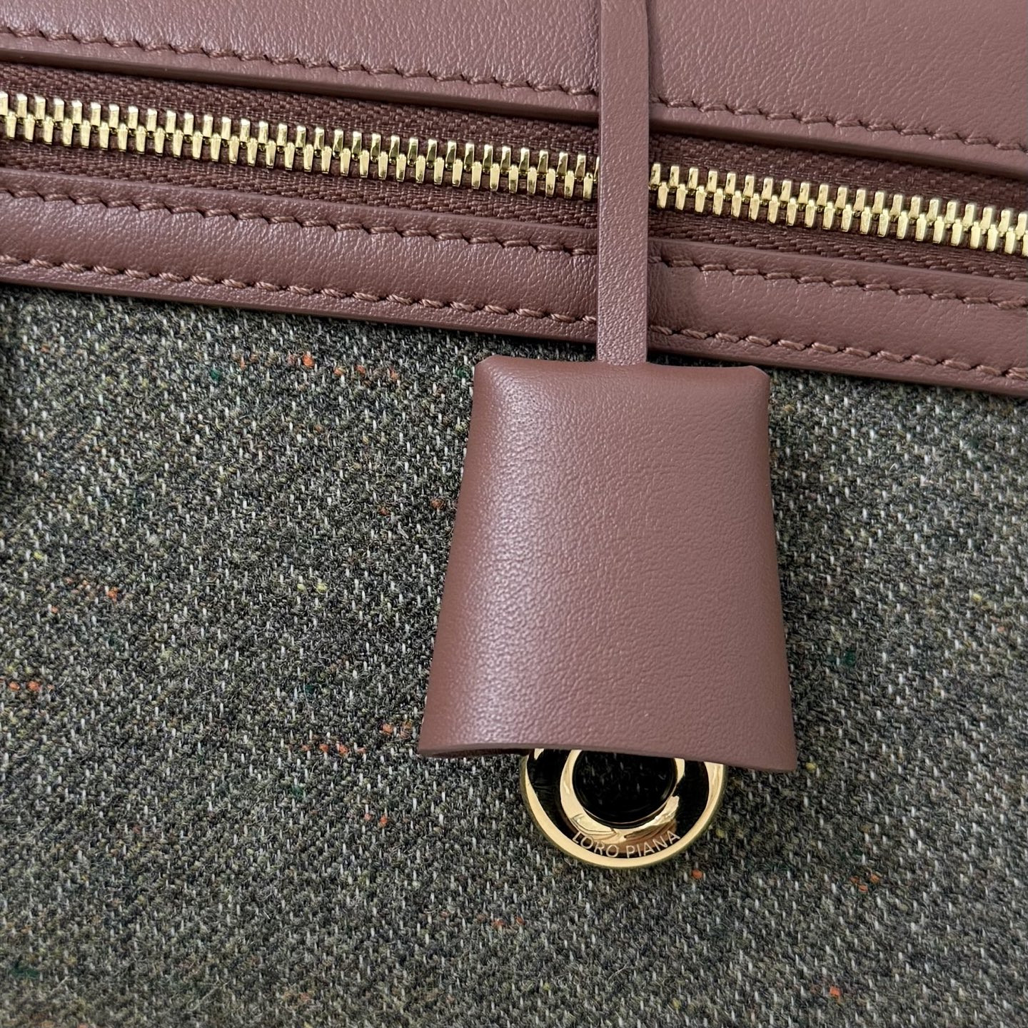 L0r0 P1ana Extra Clutch L29 29x14x3cm