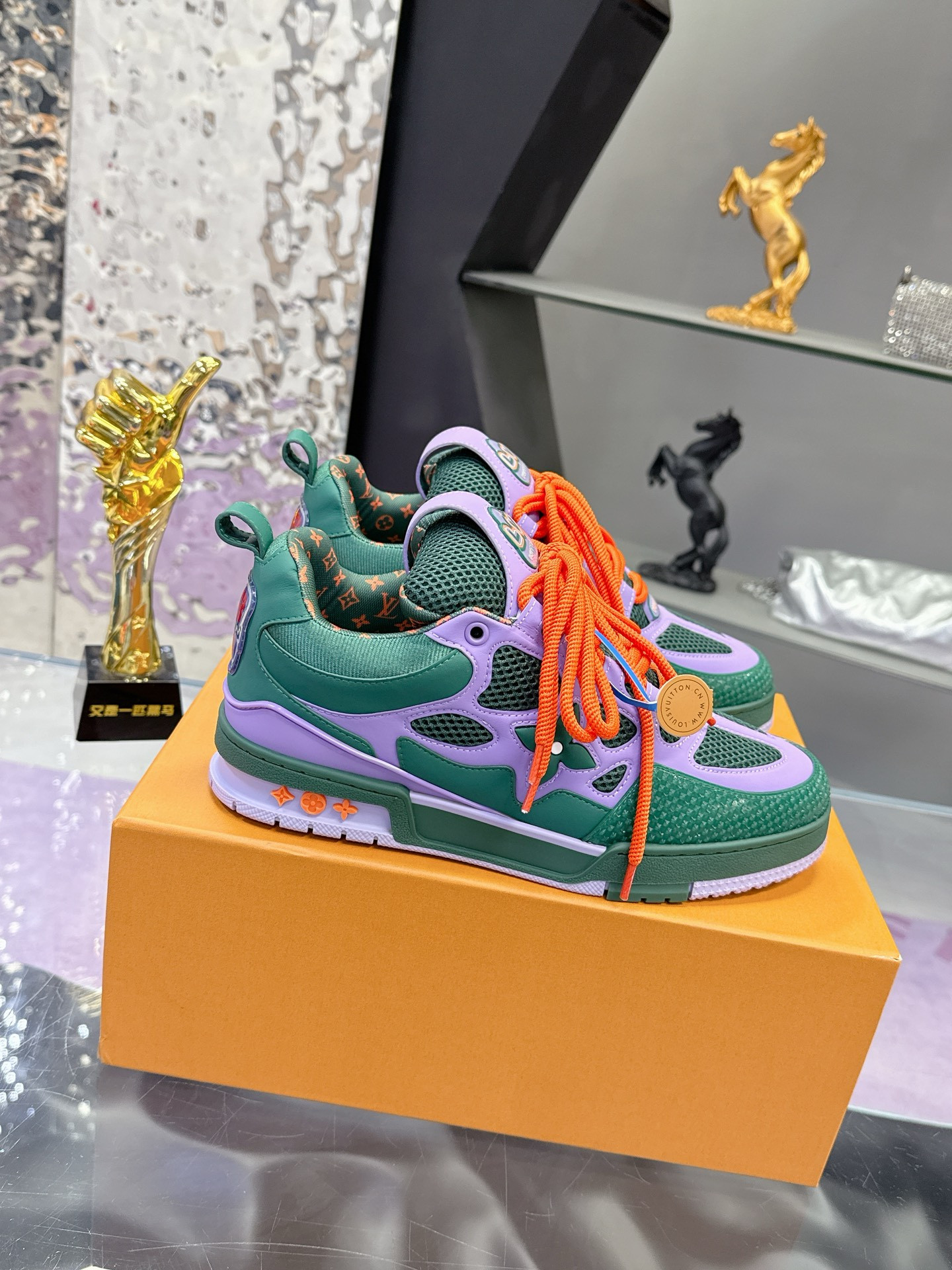 UA LV Skate Sneaker