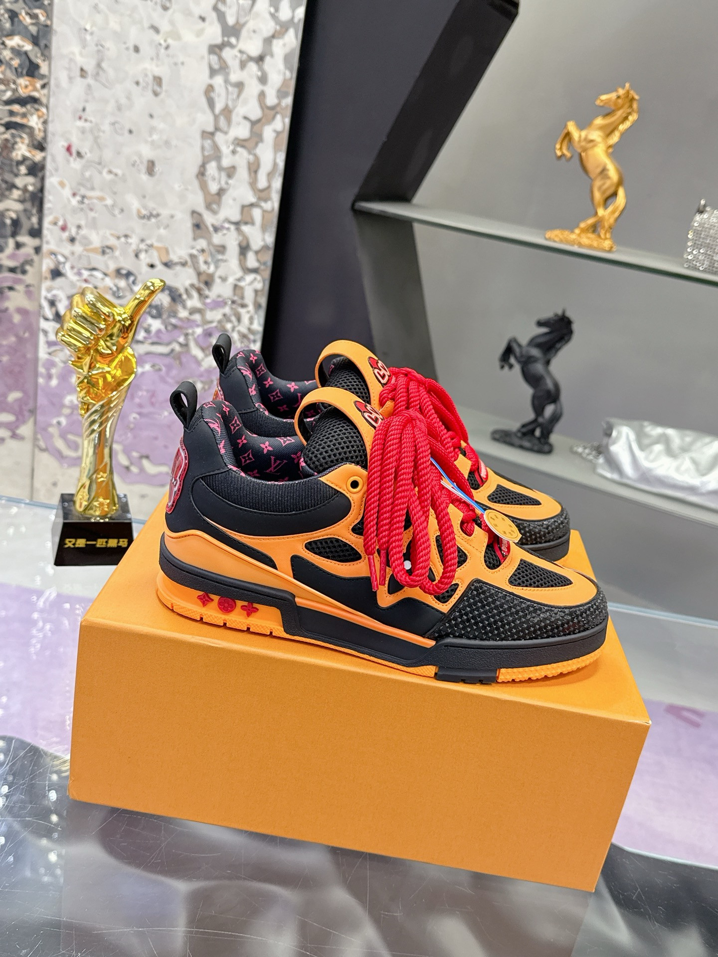 UA LV Skate Sneaker