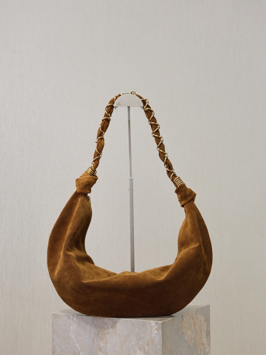 Y51 AMALIA Hobo in Suede 23-62x28x4cm