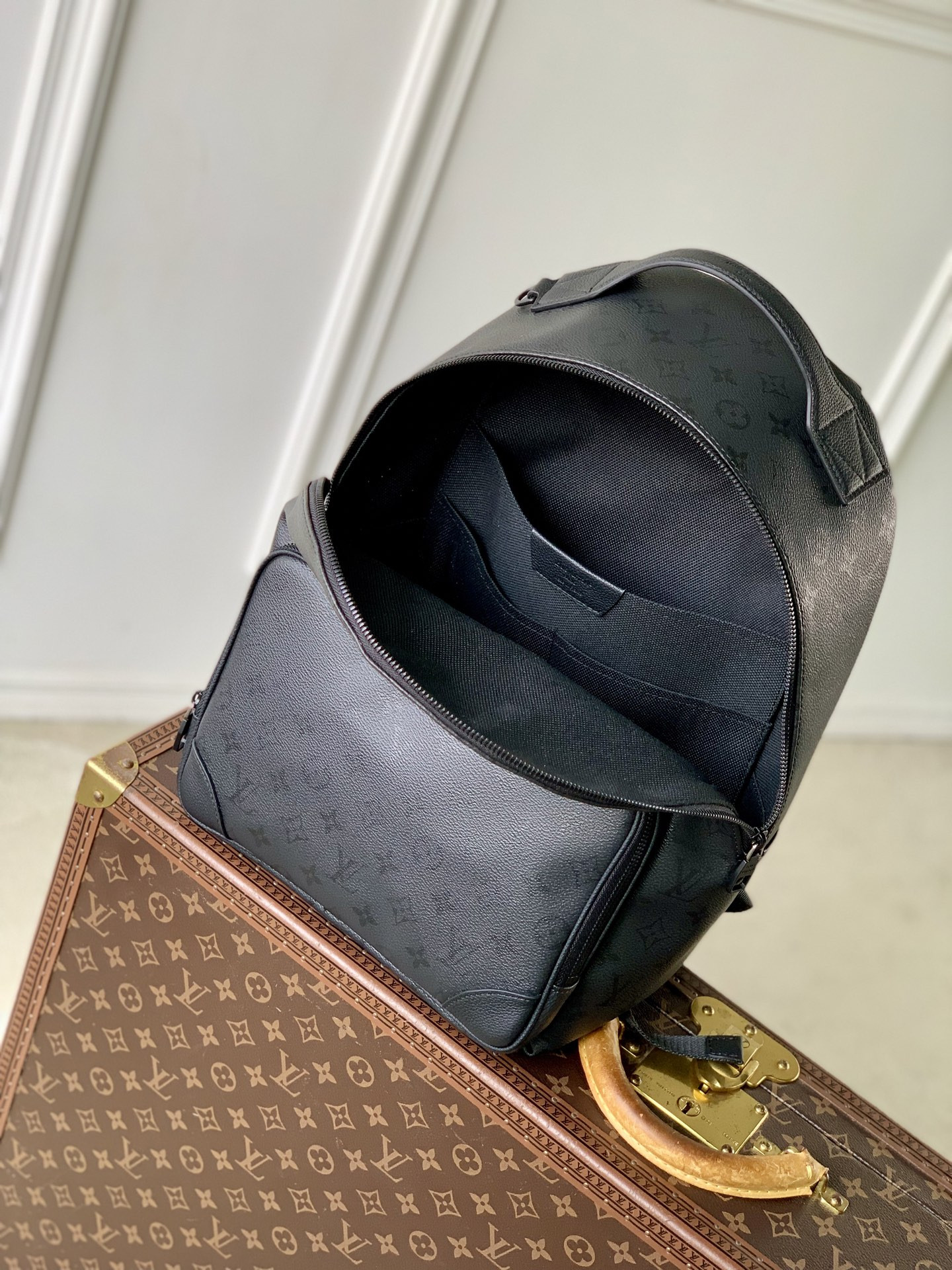 LV DISCOVERY CARGO Backpack M26765 39x19x30cm