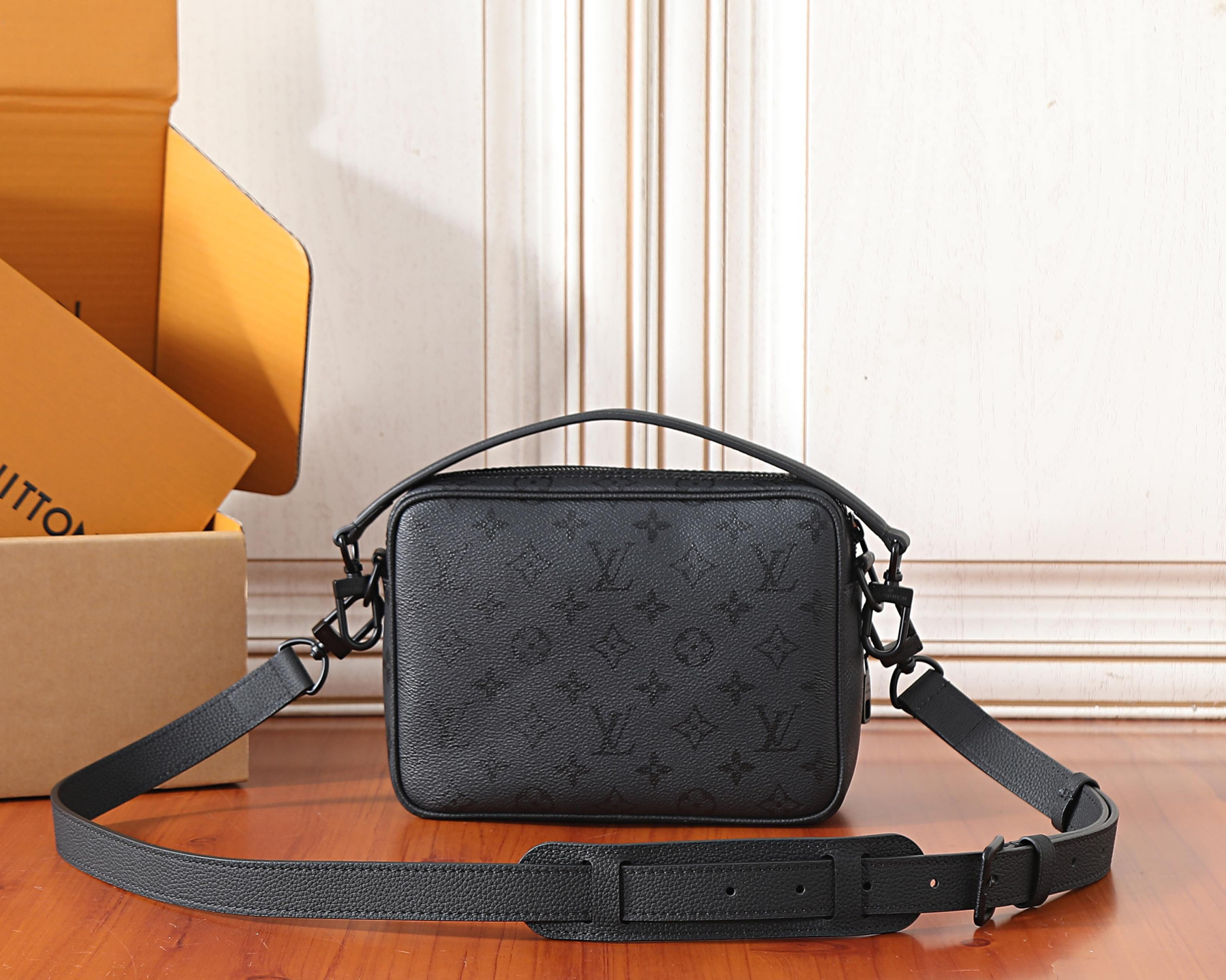 LV NIL Handbag M26783 17.5x11x25cm